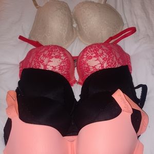 5 Excellent condition Victoria secret bras 38DD SOLD